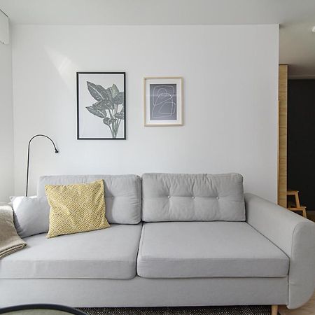 Modern Apartment Next To Ozas Park By Urban Rent فيلنيوس المظهر الخارجي الصورة
