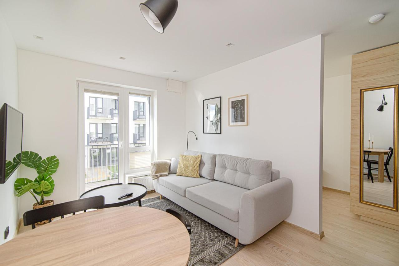 Modern Apartment Next To Ozas Park By Urban Rent فيلنيوس المظهر الخارجي الصورة